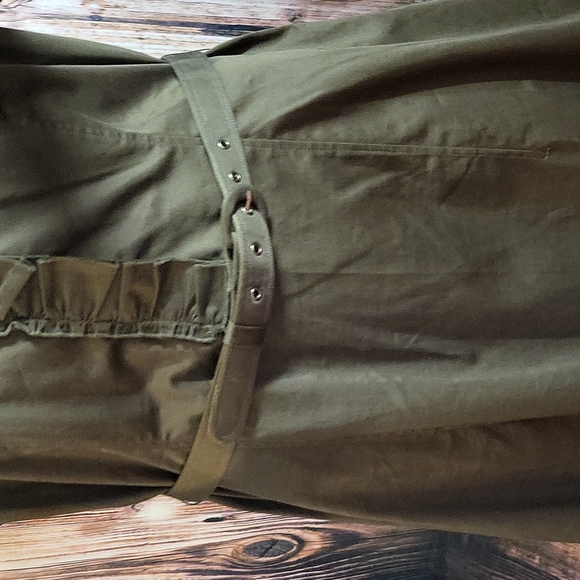 NWOT New York & Company Women's Puffed Sleeve Ruffle-V-Neck W/Belt Size 12 - Picture 4 of 14